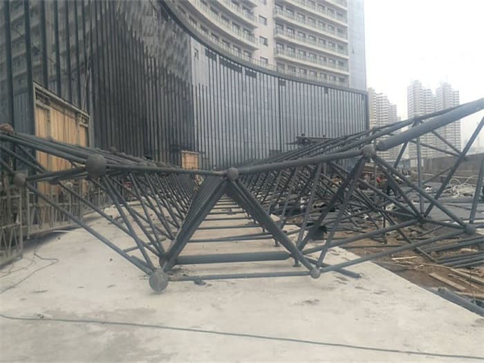 图们风雨操场网架